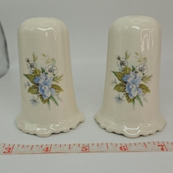 Vintage Salt and Pepper Shakers Ceramic White with Floral Motif 2 1/2" x 2" - Picture 1 of 12